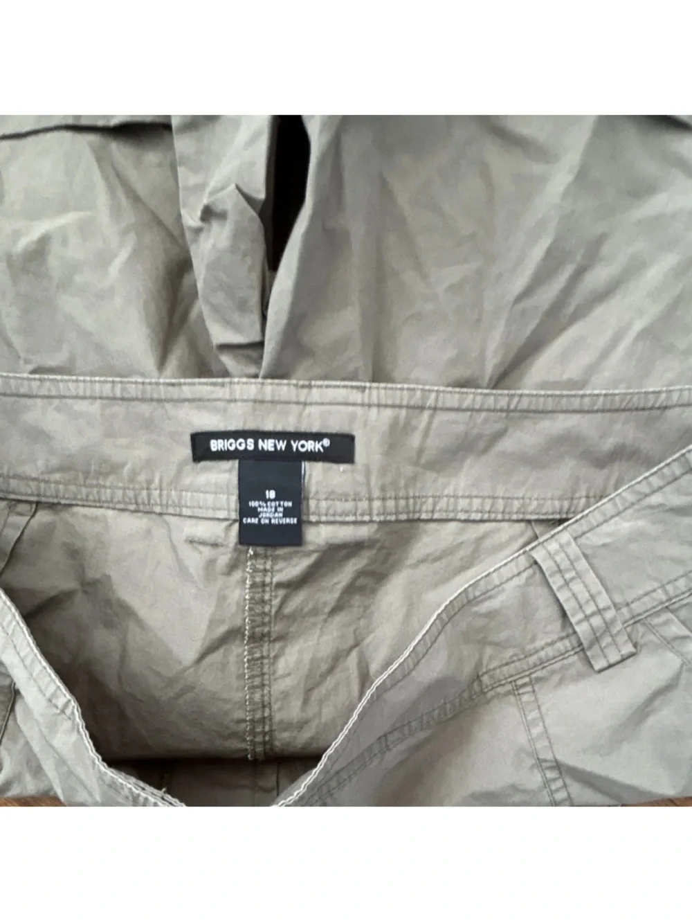 Women’s Casual Roll-Cuff Shorts